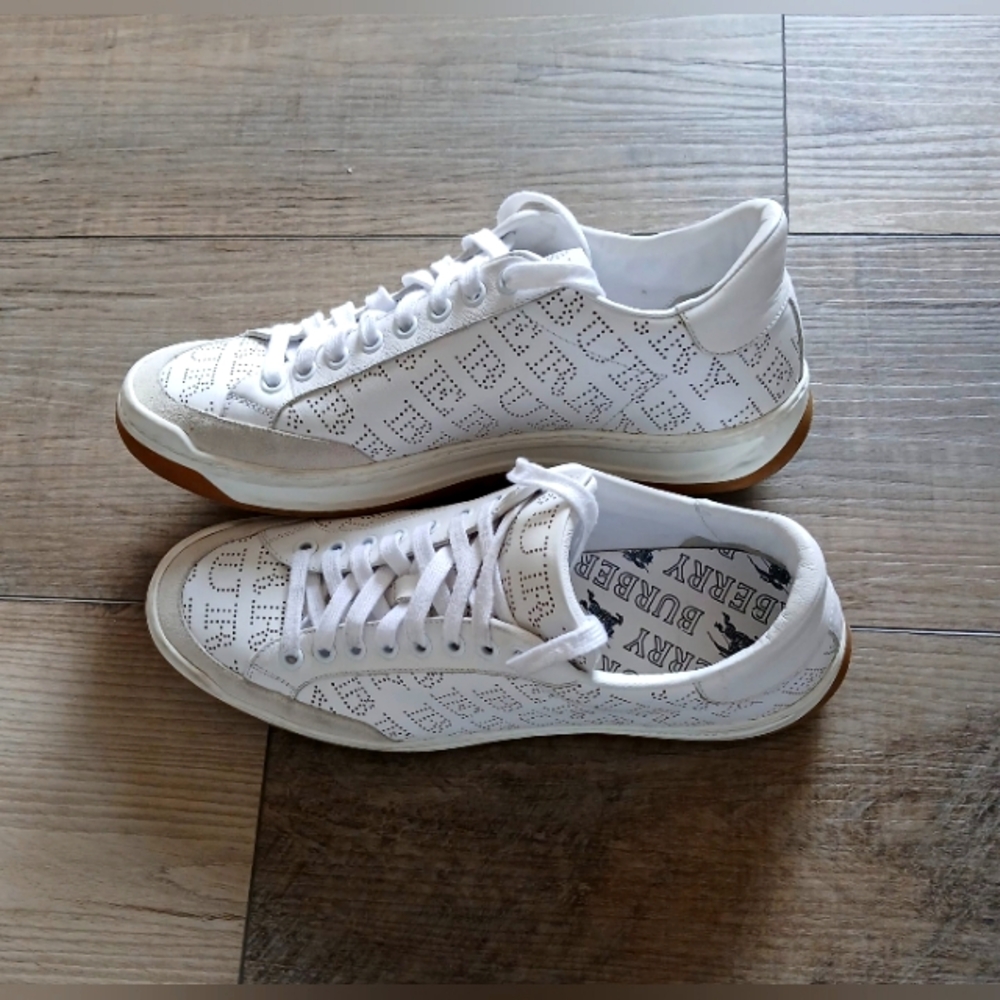 Burberry Women's Timsbury Perforated Leather Lace Up Sneakers Size 39